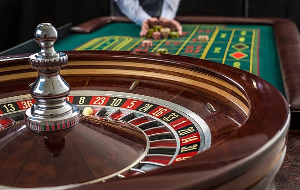 mpo 700 Live Blackjack chat interface showing player interactions and dealer responses